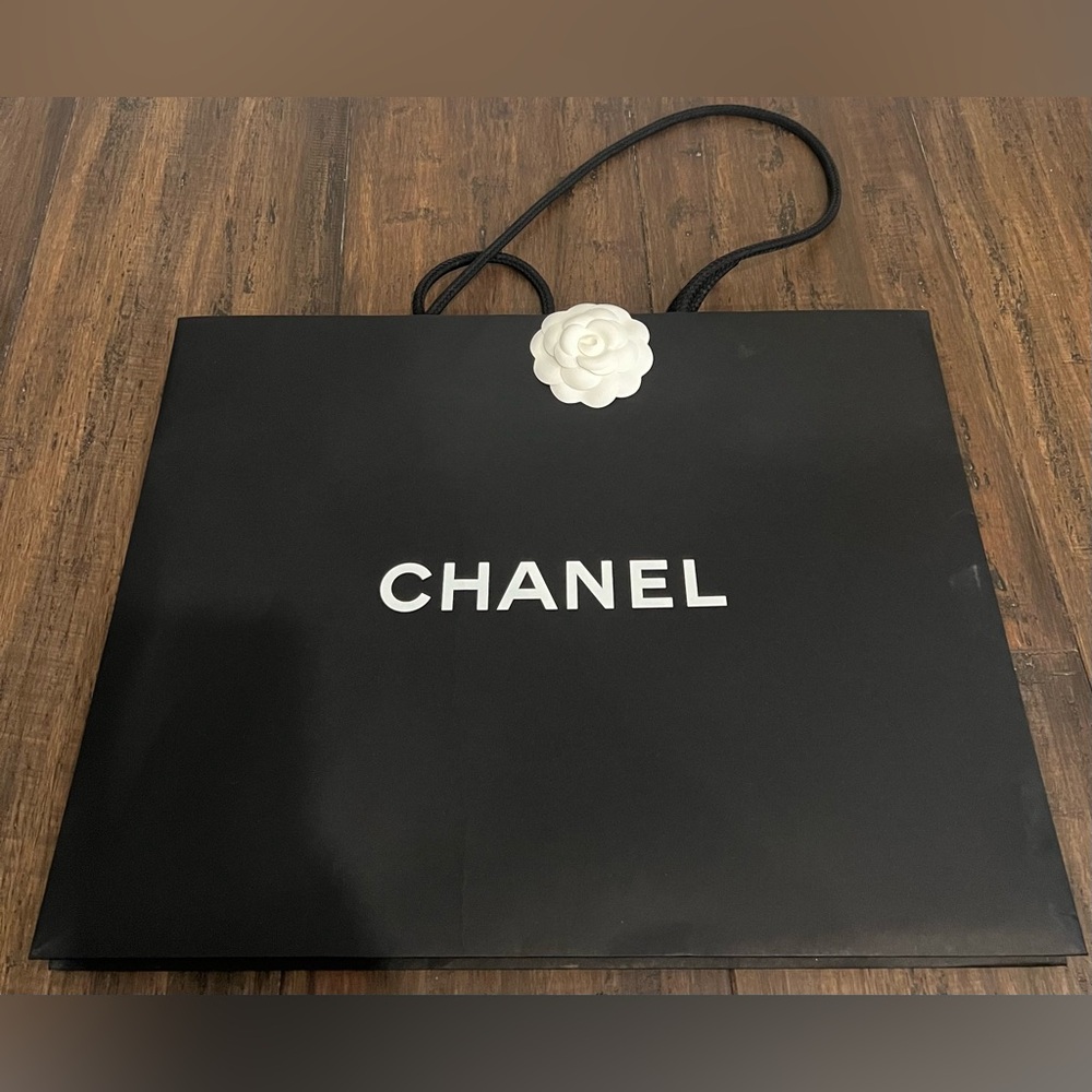 CHANEL Authentic Medium/ Large Paper Gift Shopping EMPTY Bag Black